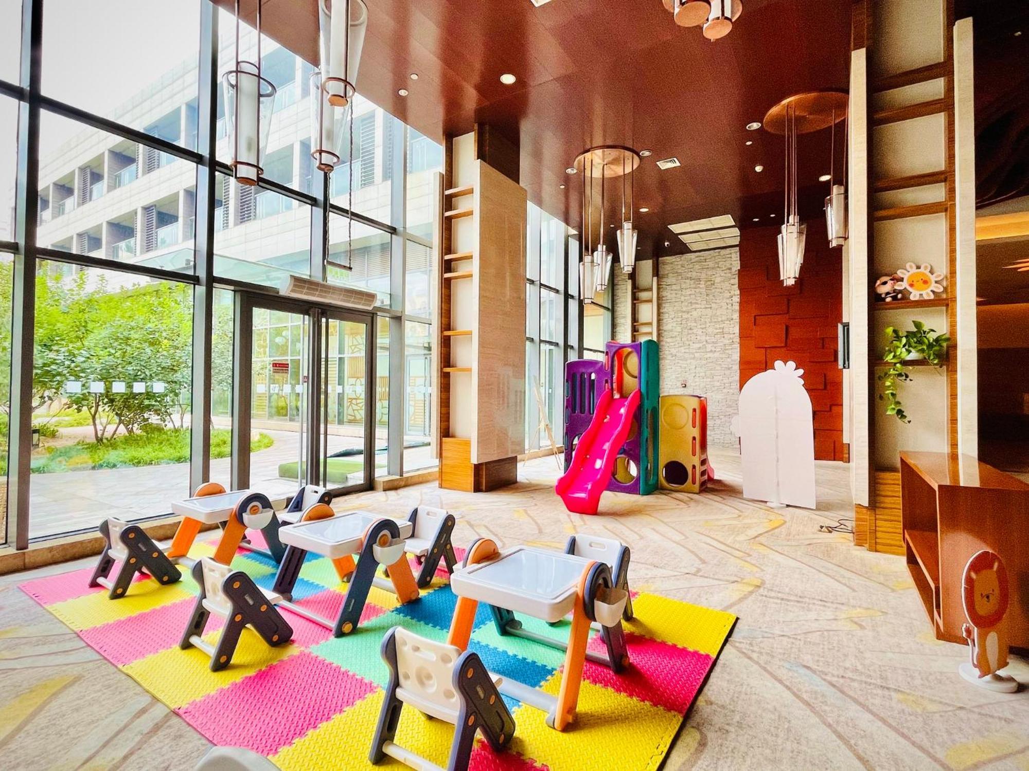 Holiday Inn Beijing Shijingshan Parkview By Ihg Exterior photo